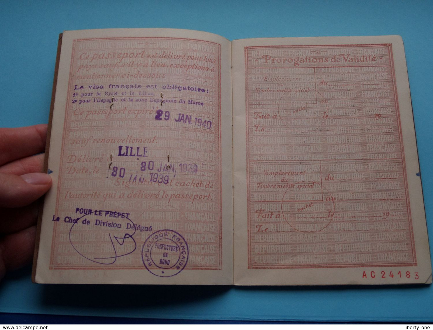 PASSEPORT Rép. Française N° 47 ( Francheur Simone 9 Juillet 1919 Lille ) 1939/40 (voir Photo) ! - Non Classés