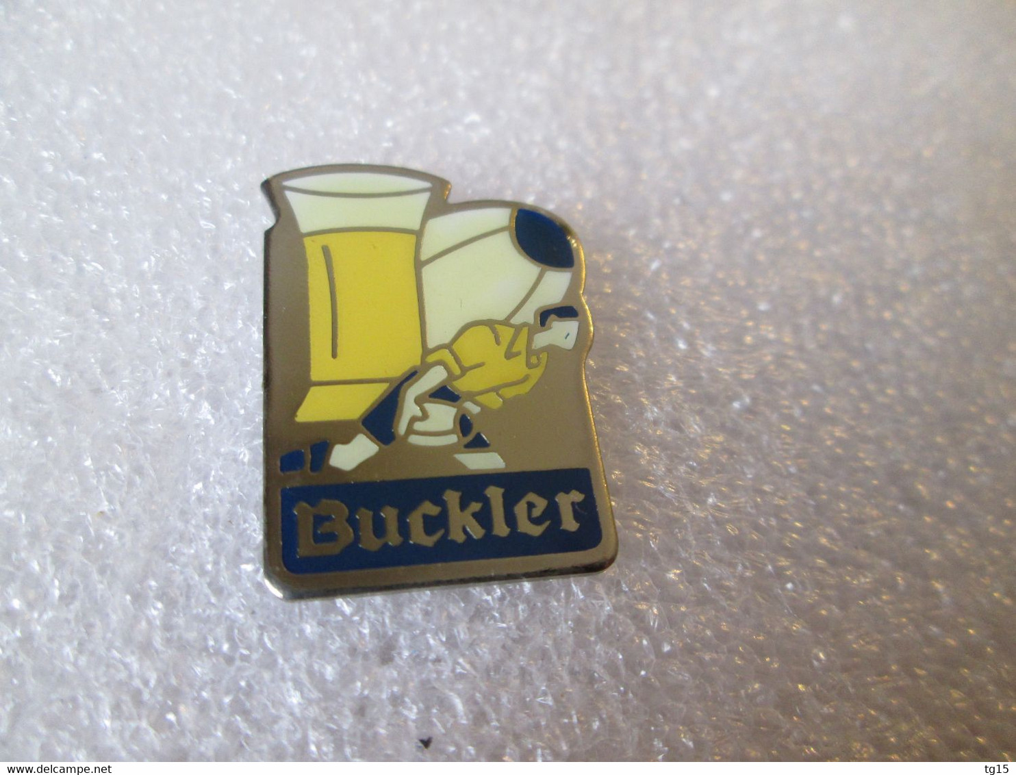 PIN'S   BIERE  BUCKLER   RUGBY - Bière