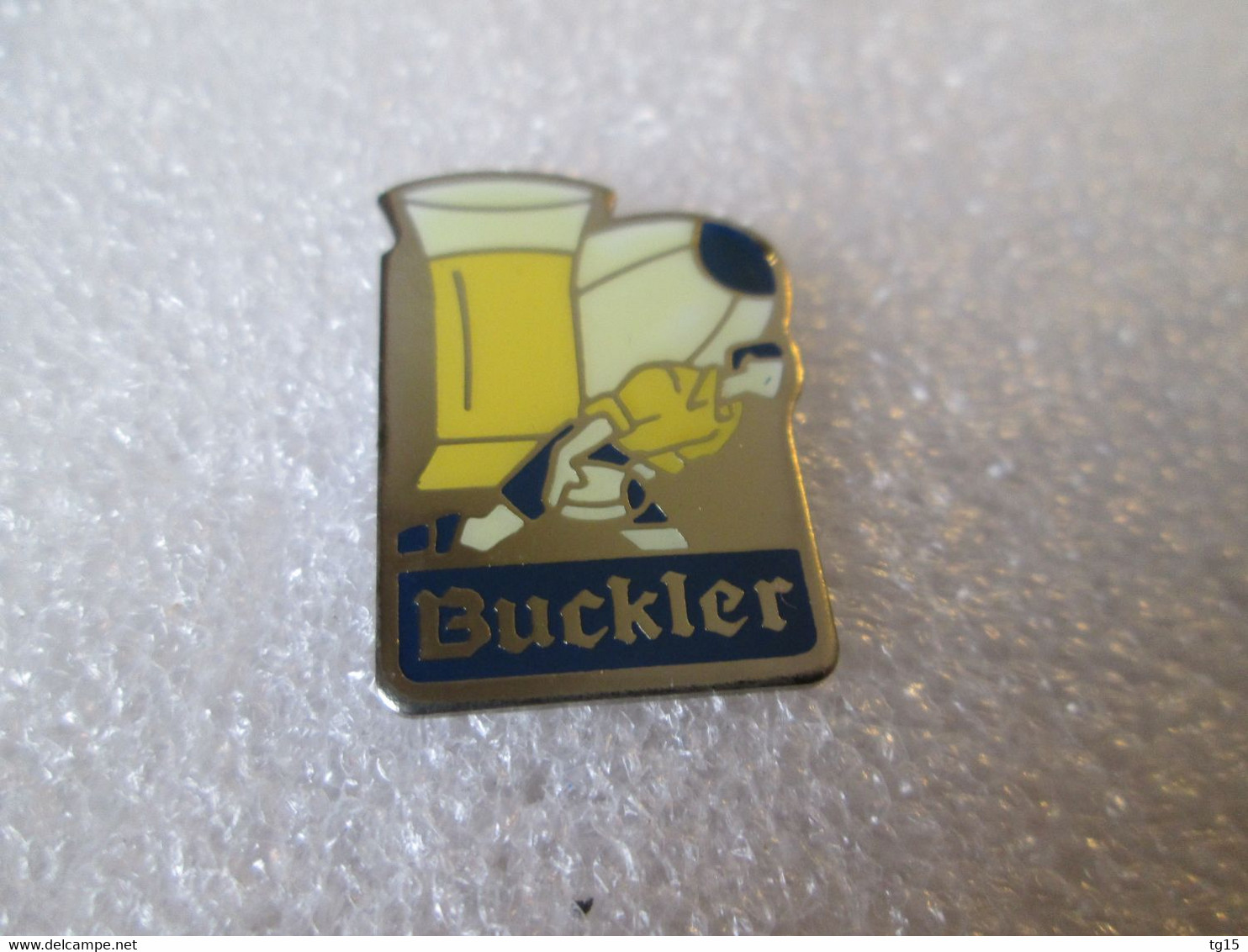 PIN'S   BIERE  BUCKLER   RUGBY - Bière