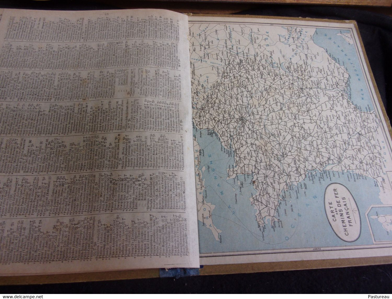 Calendrier 1929. Département d' Eure et Loir .4 Faces carton et 22 pages intérieures .La Vierge de la Belle Jardinière.