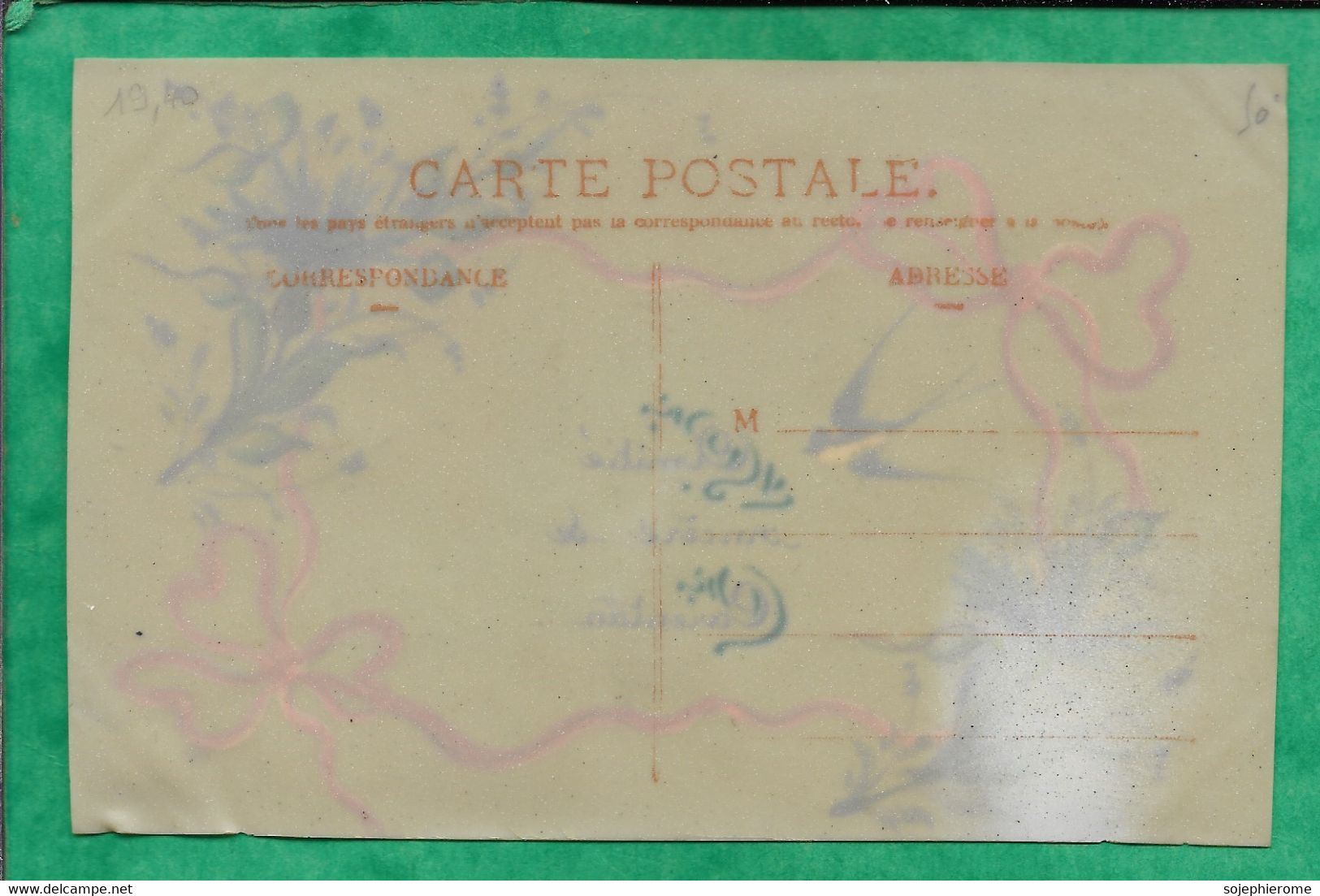 Carentan (50) Carte En Celluloïd Peinte à La Main Amitié Sincère 2scans Hirondelle Bleuets Noeuds Roses - Carentan