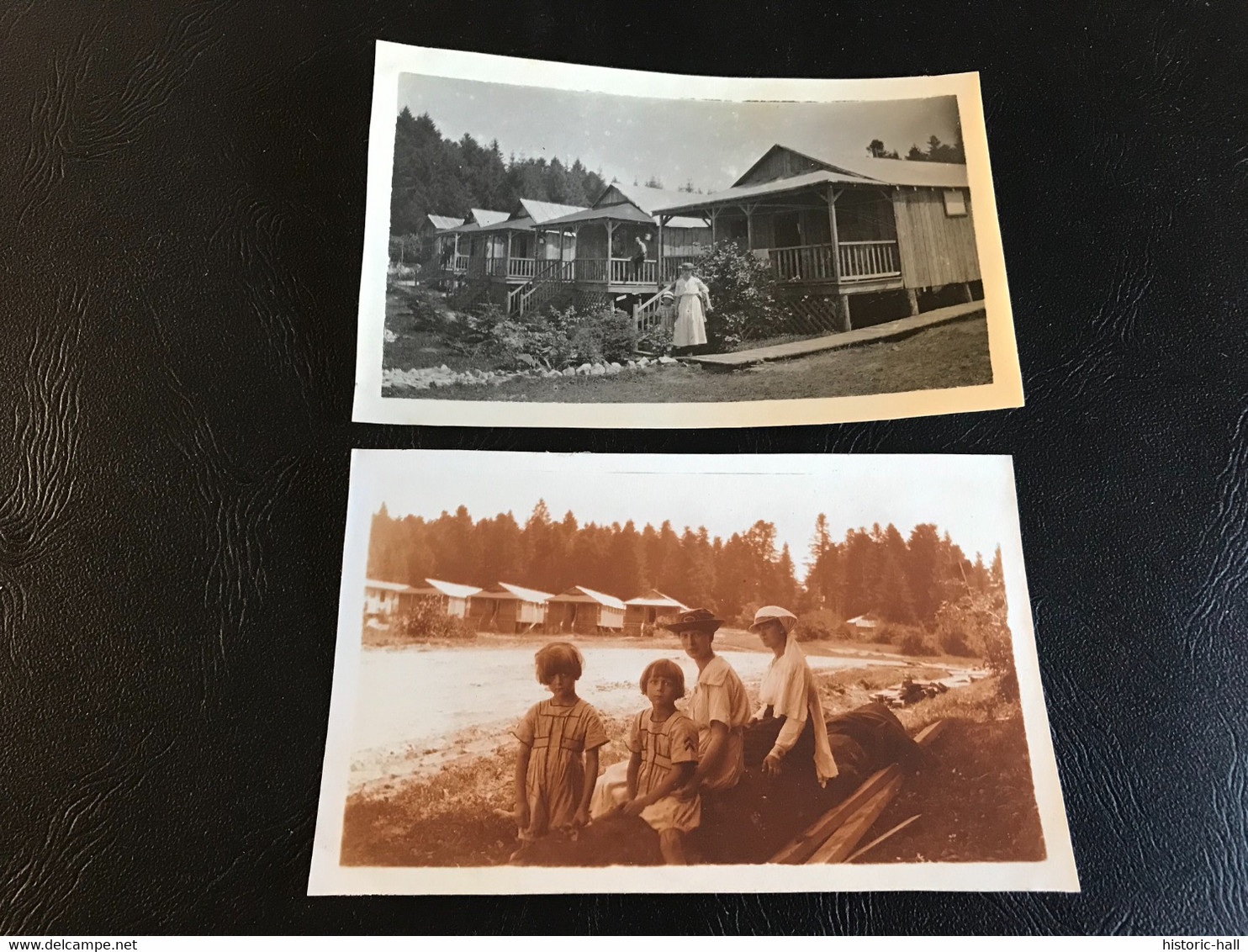 2 X Photo - 1917 - Foret De LA JOUX (Jura) Barraquements Bucherons Canadiens - Lieux