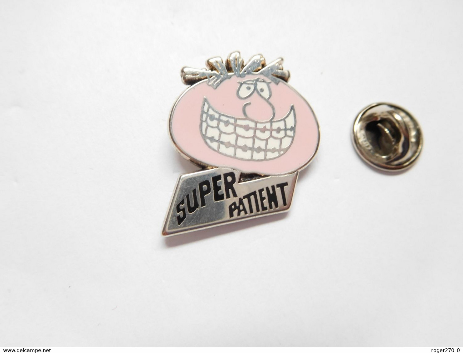 Superbe Pin's Pins En Zamac , Médical , Dent , Dentaire , Super Patient - Medici