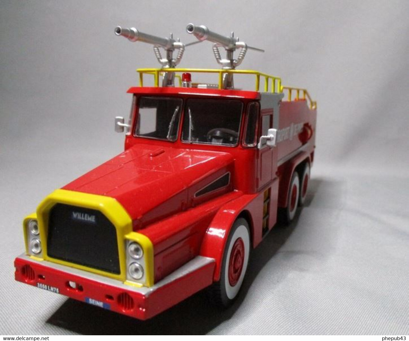 Willeme W 8 DAE 6x6 - Pompiers - Aeroport De Paris - Hachette - Camions