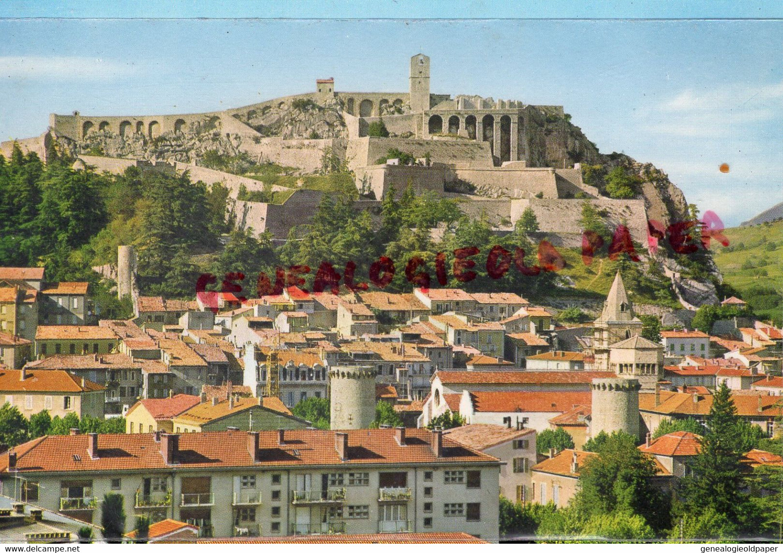 04-  SISTERON - VUE GENERALE ET  LA CITADELLE - Sisteron