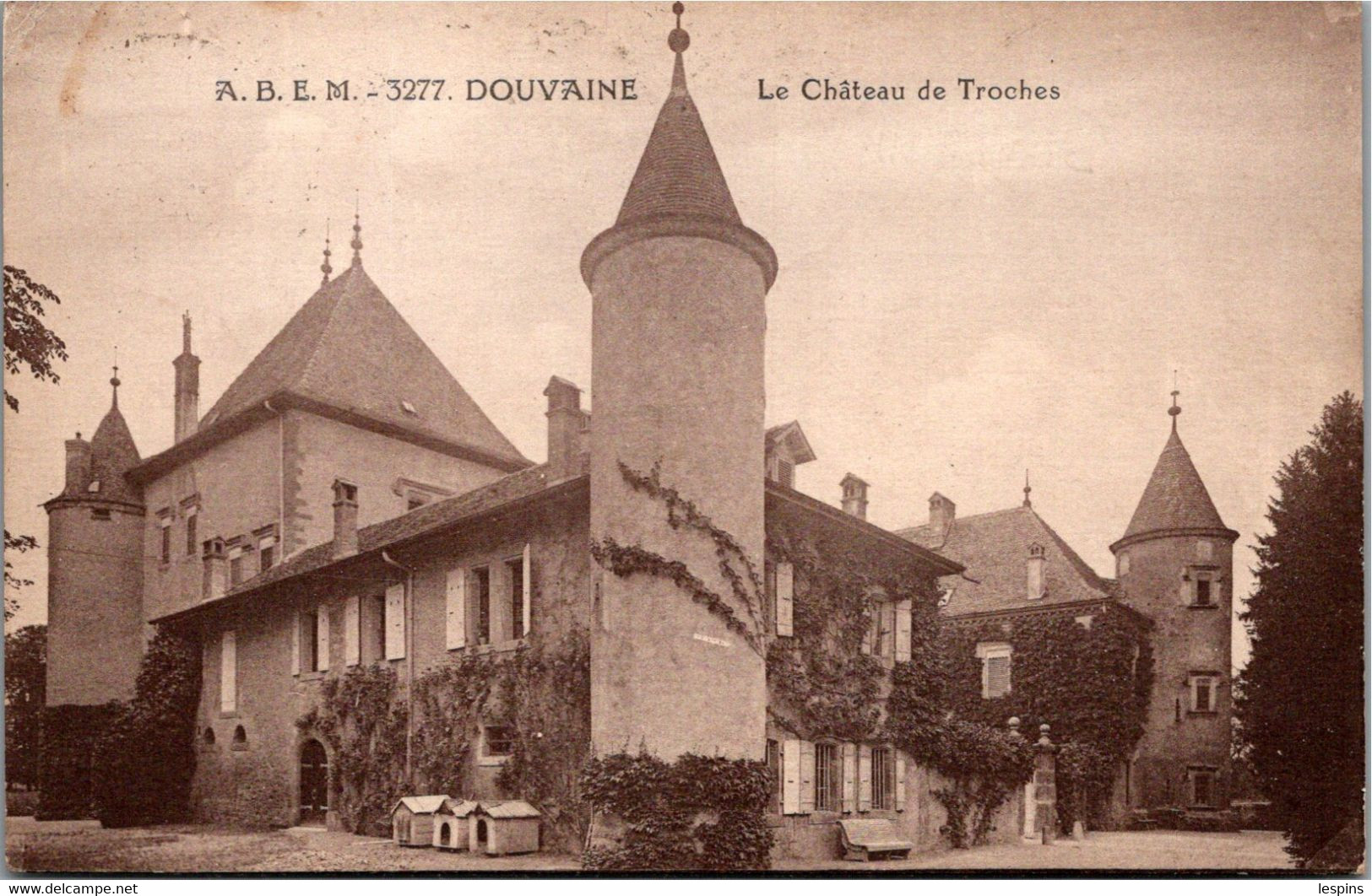 74 - DOUVAINE -- Le Château De Troches - Douvaine