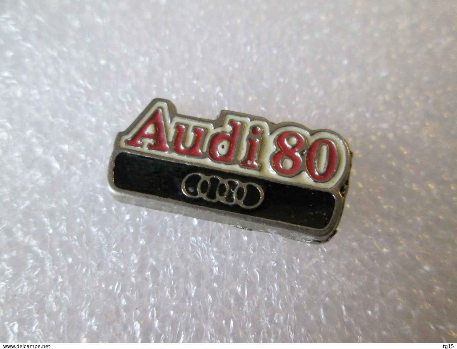 PIN'S    LOGO  AUDI  80 - Audi