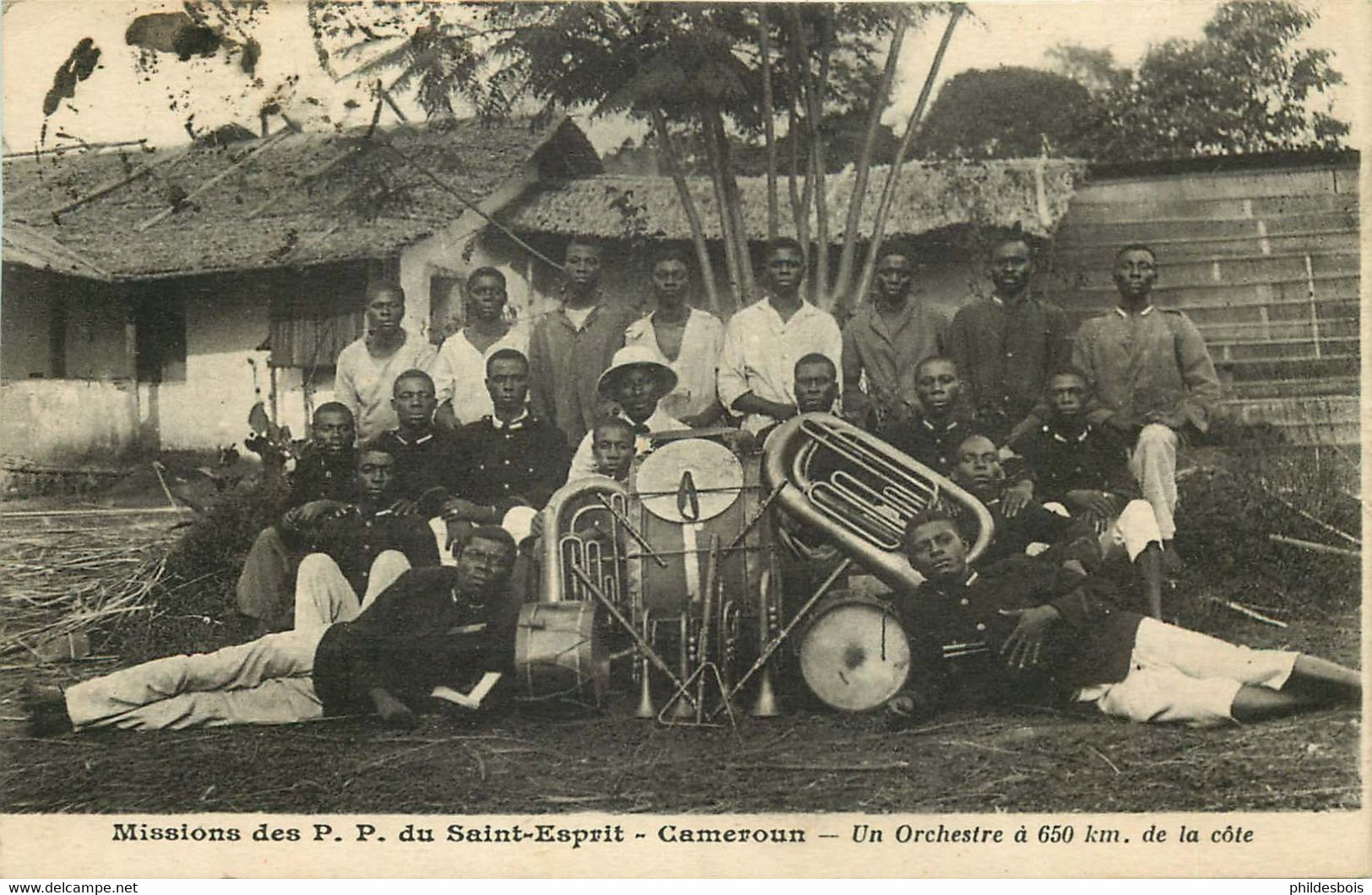 CAMEROUN  Missions Des P.P Du Saint Esprit  " Un Orchestre A 650 Km De La Cote " - Cameroun
