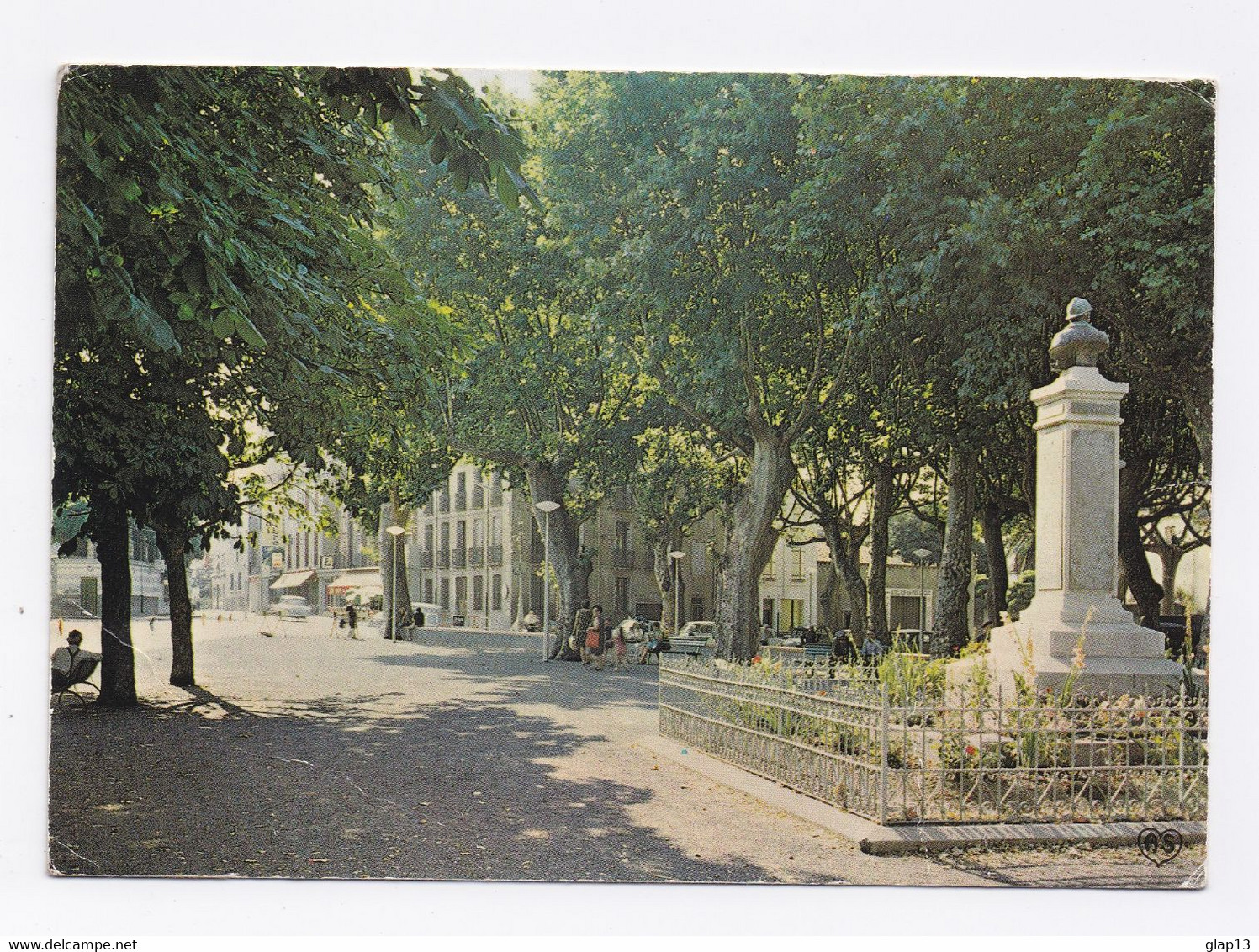 CP158 - MILAS - L'ESPLANADE ET LE MONUMENT AUX MORTS - Millas