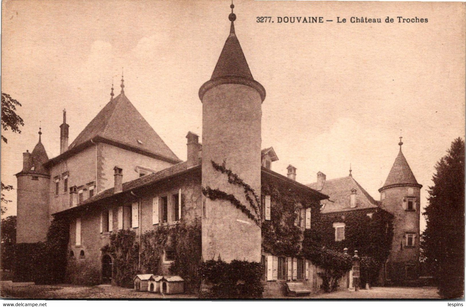 74 - DOUVAINE -- Le Château De Troches - Douvaine