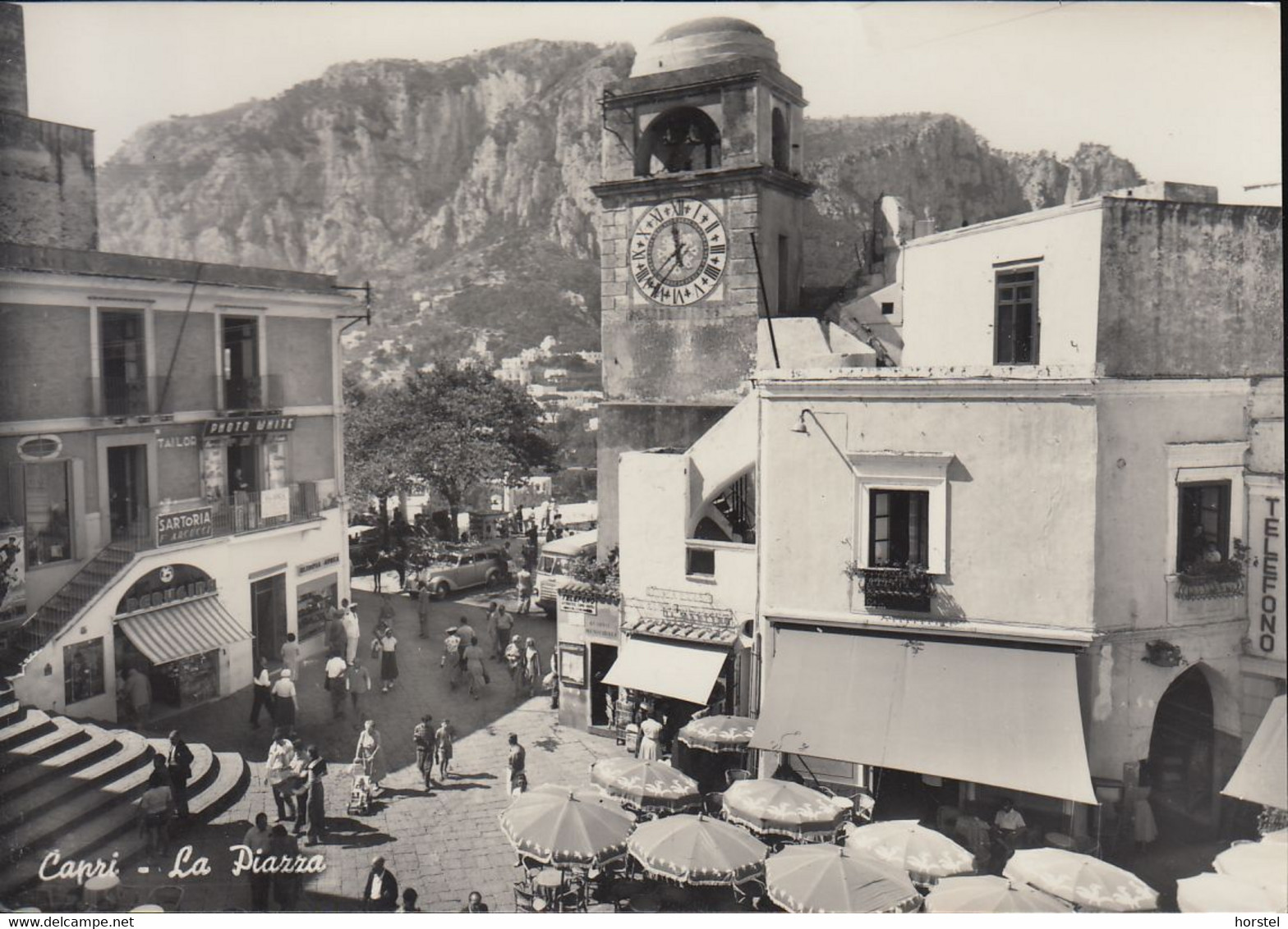 Italien - Capri - Piazza - Place - Restaurant - Car - Oldtimer - Bus - Carpi