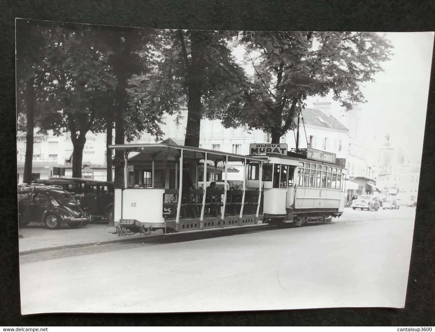 Photographie Originale De J.BAZIN : Tramways De FONTAINEBLEAU : Place Denecourt  En1953 - Treinen