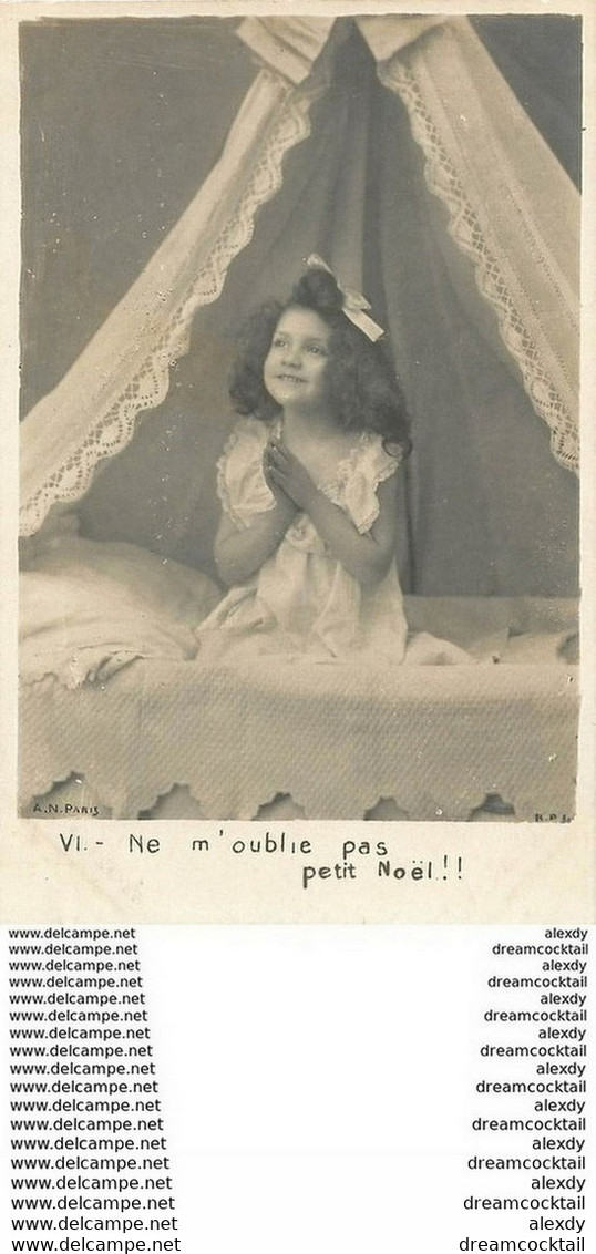 Cpa ENFANT AU LIT. Série A.N Paris Vers 1900. La Prière Ne M'oublie Pas Petit Noël - Collezioni & Lotti