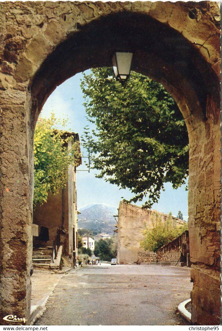 84 .n° 23940 . Beaumes De Venise . Le Portail Neuf. Le Mont Ventoux Au Fond . Cpsm. - Beaumes De Venise