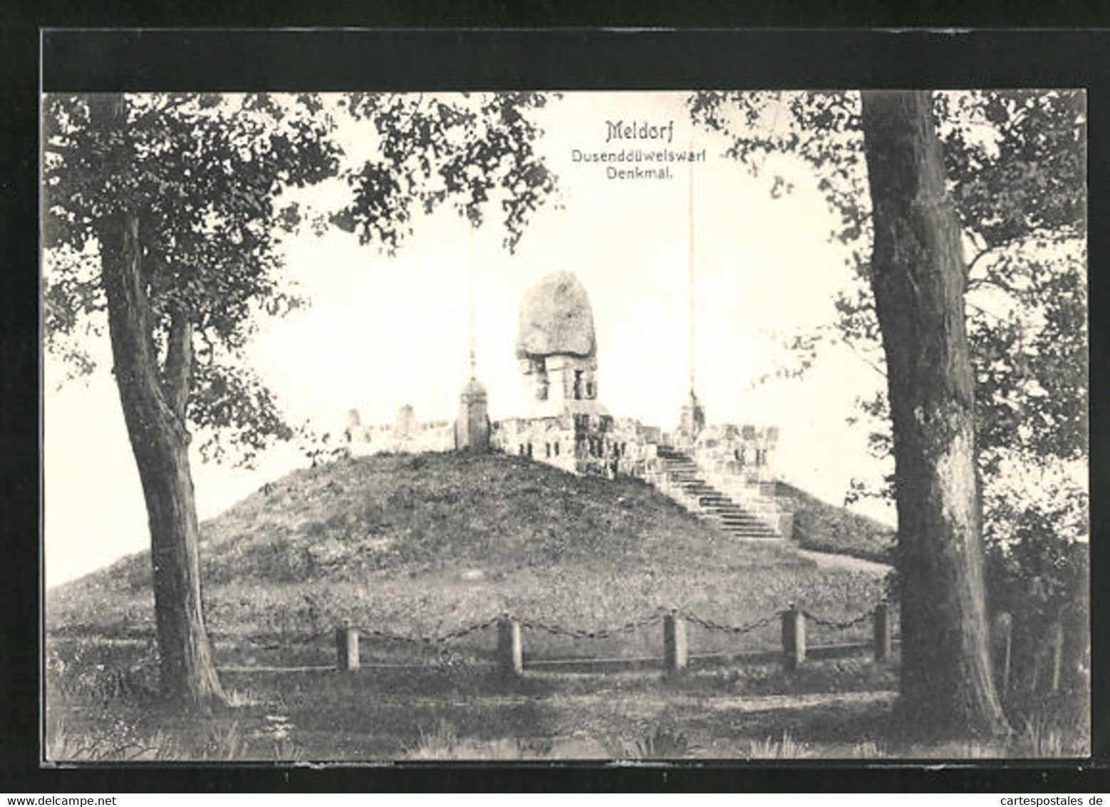 AK Meldorf, Das Dusenddüwelswarf Denkmal - Meldorf