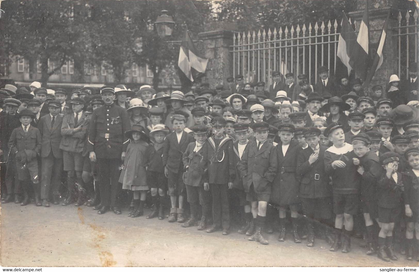 CPA 29 QUIMPER CARTE PHOTO SITUEE AU VERSO SOUVENIR DU 14 JUILLET A QUIMPER - Quimper