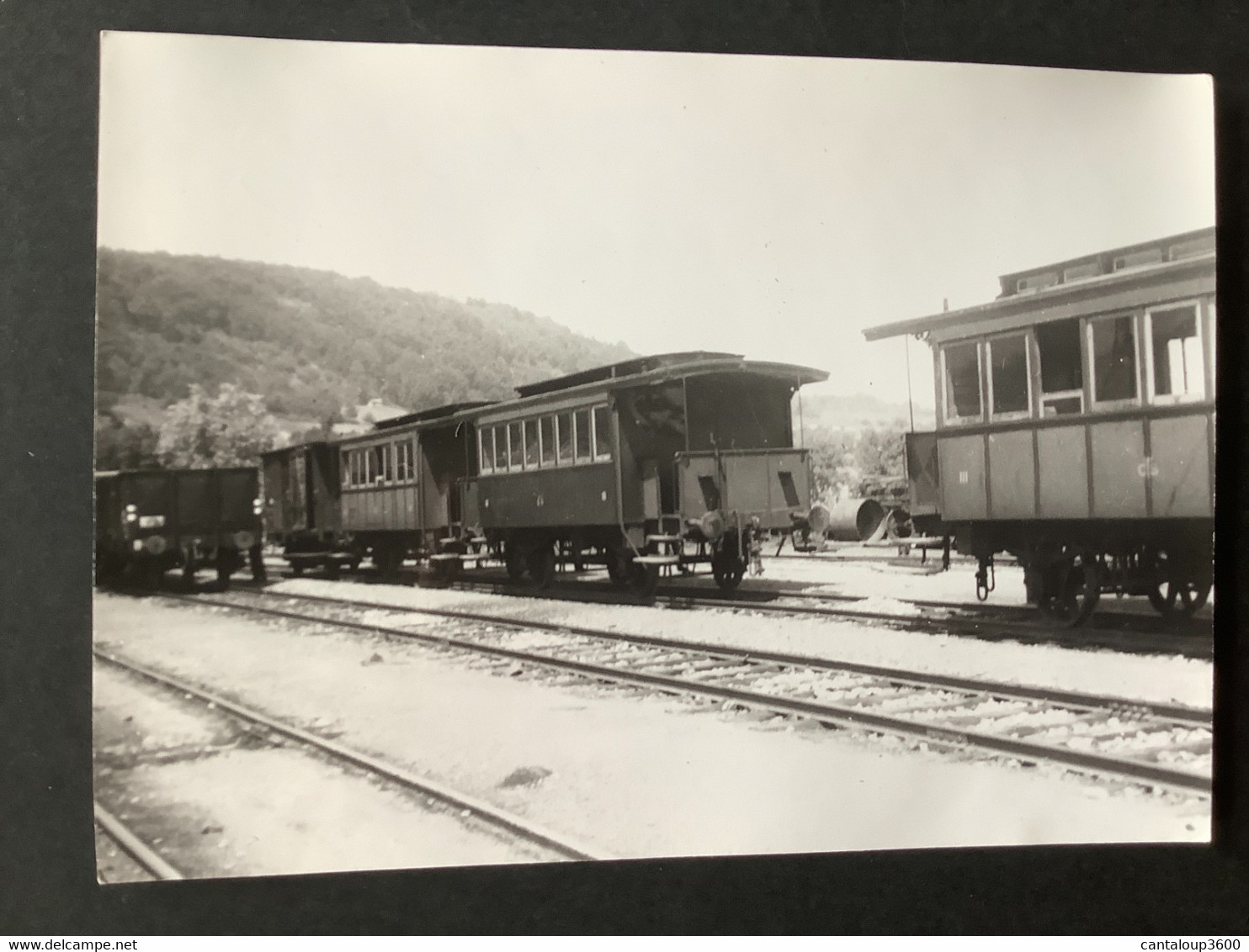 Photographie Originale De J.BAZIN : Voitures Voyageurs  à Ottrott Ligne De ROSHEIM  à OTTROT En 1950 - Treinen