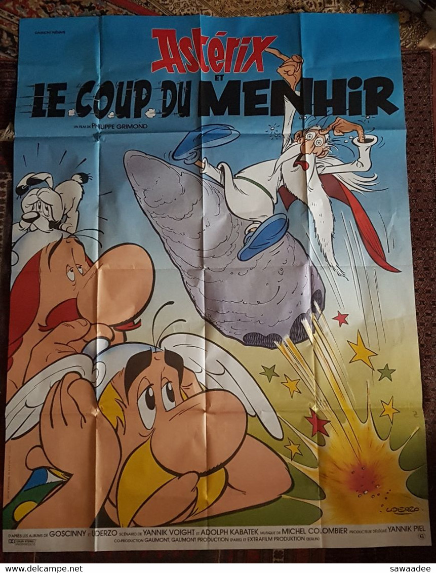 AFFICHE DE CINEMA - FRANCE - ASTERIX ET LE COUP DU MENHIR - REAL: P. GRIMOND - D'APRES GOSCINNY Et UDERZO - 1989 - Afiches & Offsets