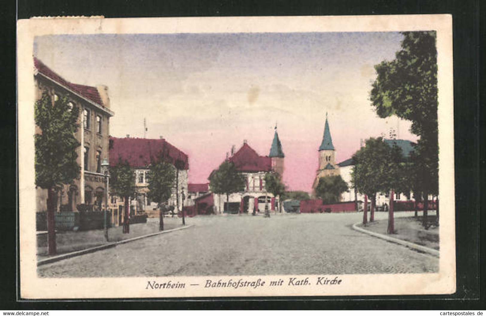 AK Northeim, Bahnhofstrasse Mit Gasthaus & Katholischer Kirche - Northeim