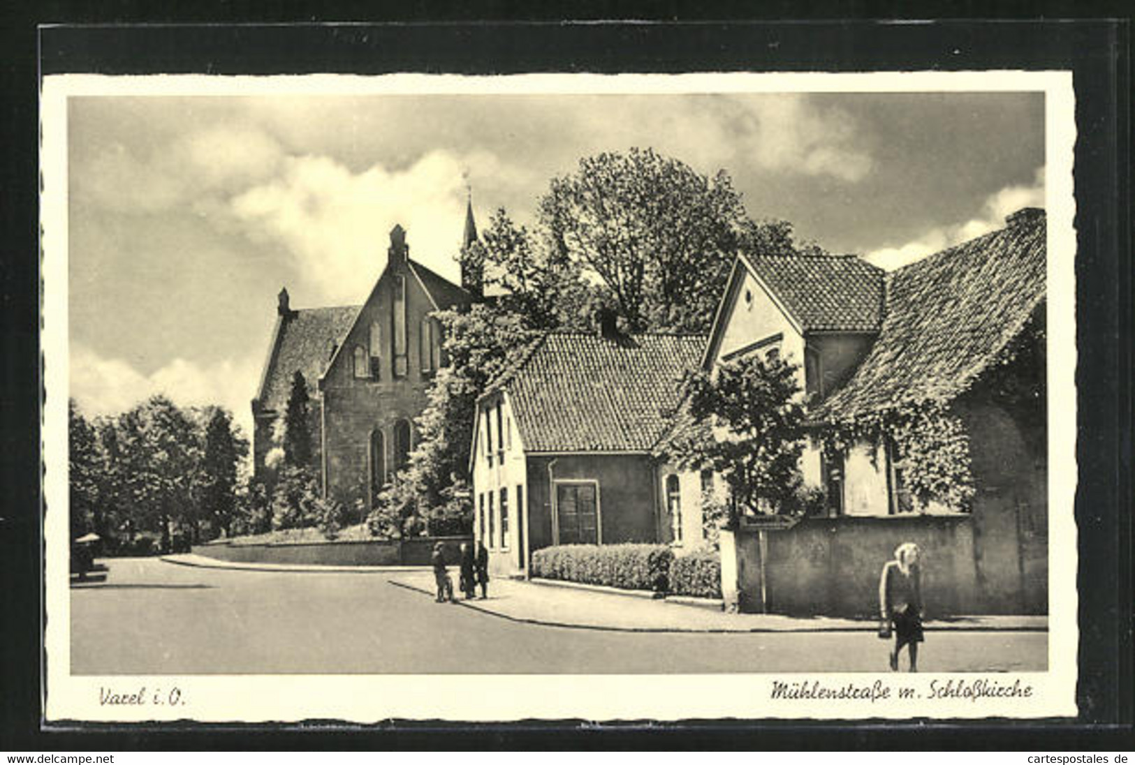 AK Varel I. O., Mühlenstrasse Und Schlosskirche - Varel