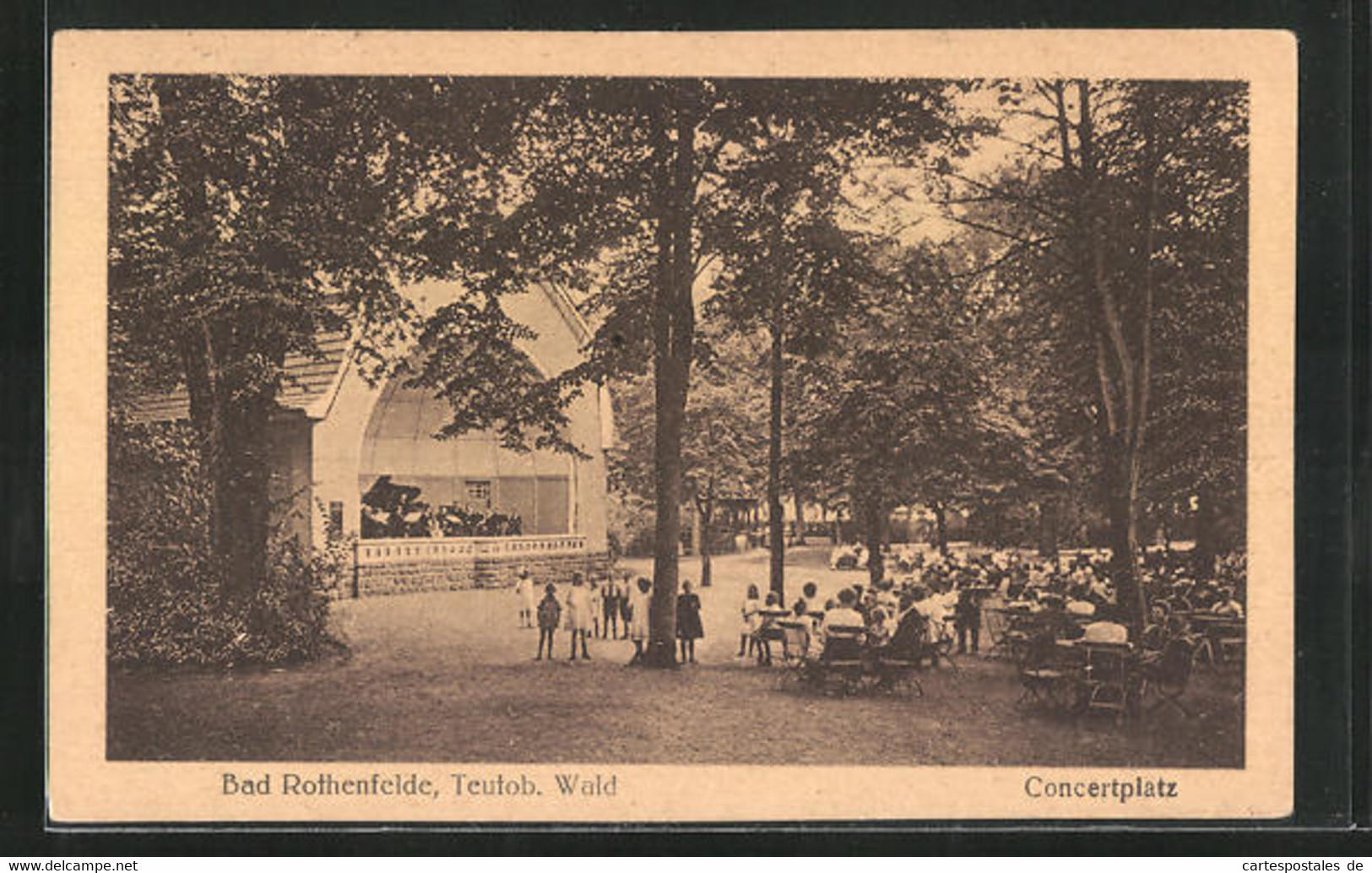 AK Bad Rothenfelde /Teutob. Wald, Besucher Auf Dem Concertplatz - Bad Rothenfelde