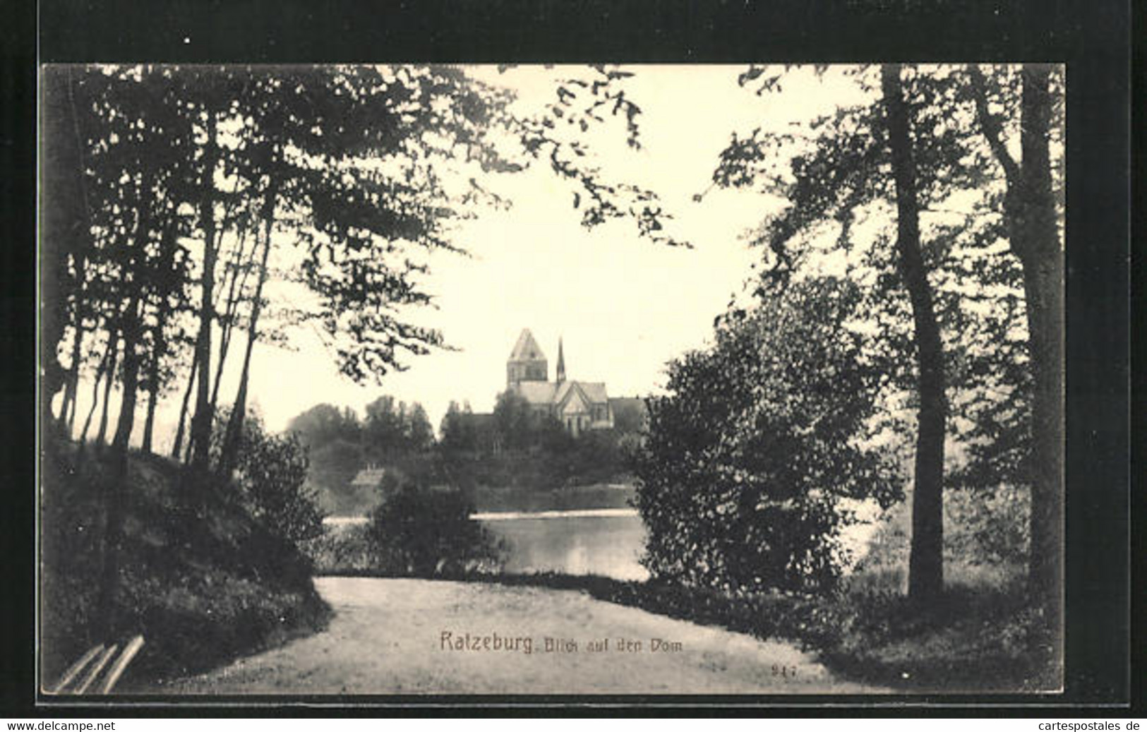 AK Ratzeburg, Blick Vom Wanderweg über Den See Auf Den Dom - Ratzeburg