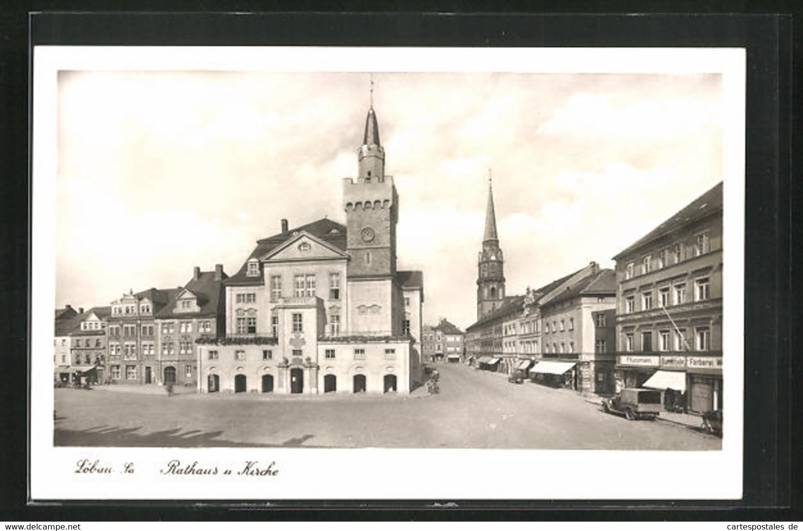 AK Löbau / Sa., Rathaus Und Kirche Mit Geschäften - Loebau