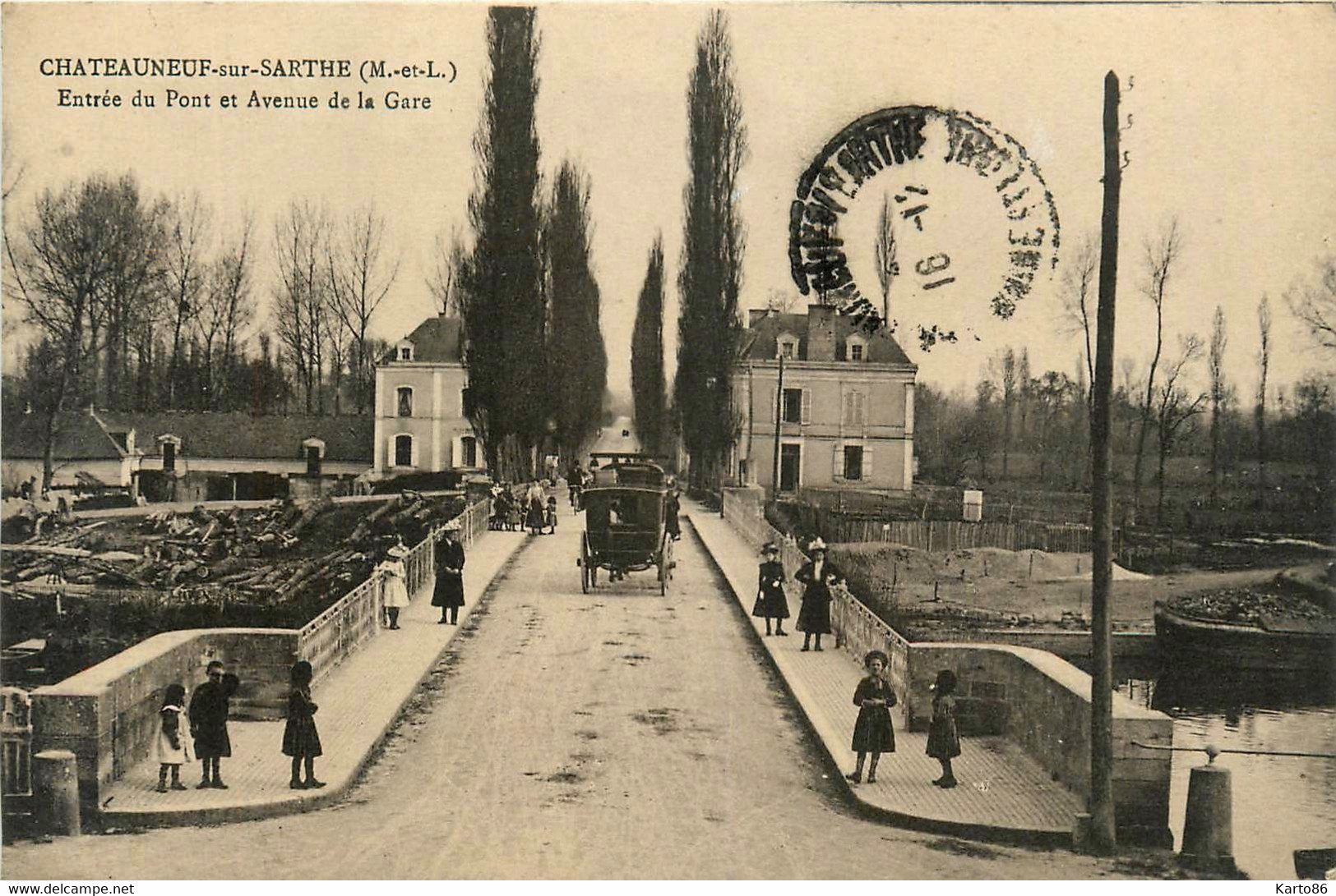 Châteauneuf Sur Sarthe * Entrée Du Pont Et Avenue De La Gare * Diligence * Batellerie - Chateauneuf Sur Sarthe