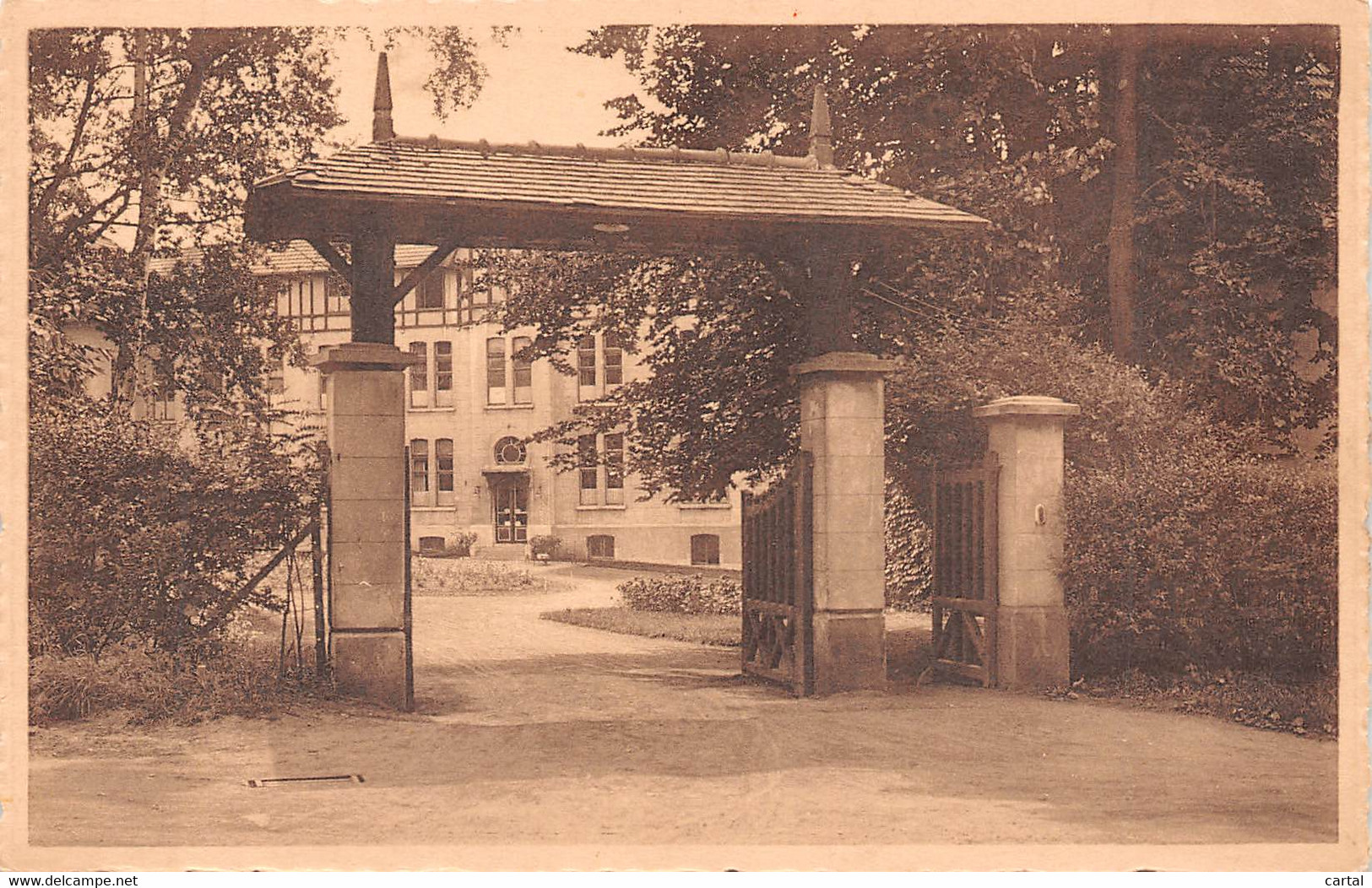 BUYSINGEN - Sanatorium "Rose De La Reine" - L'Entrée Du Sanatorium. - Halle