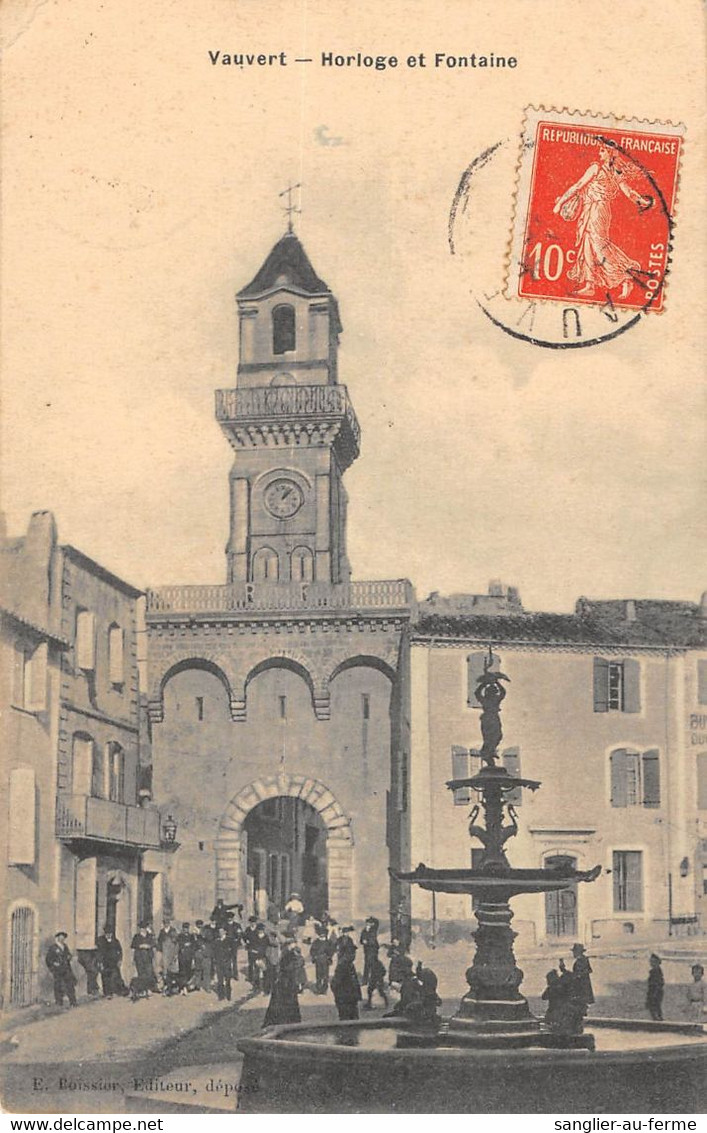 CPA 30 VAUVERT HORLOGE ET FONTAINE - Sonstige & Ohne Zuordnung