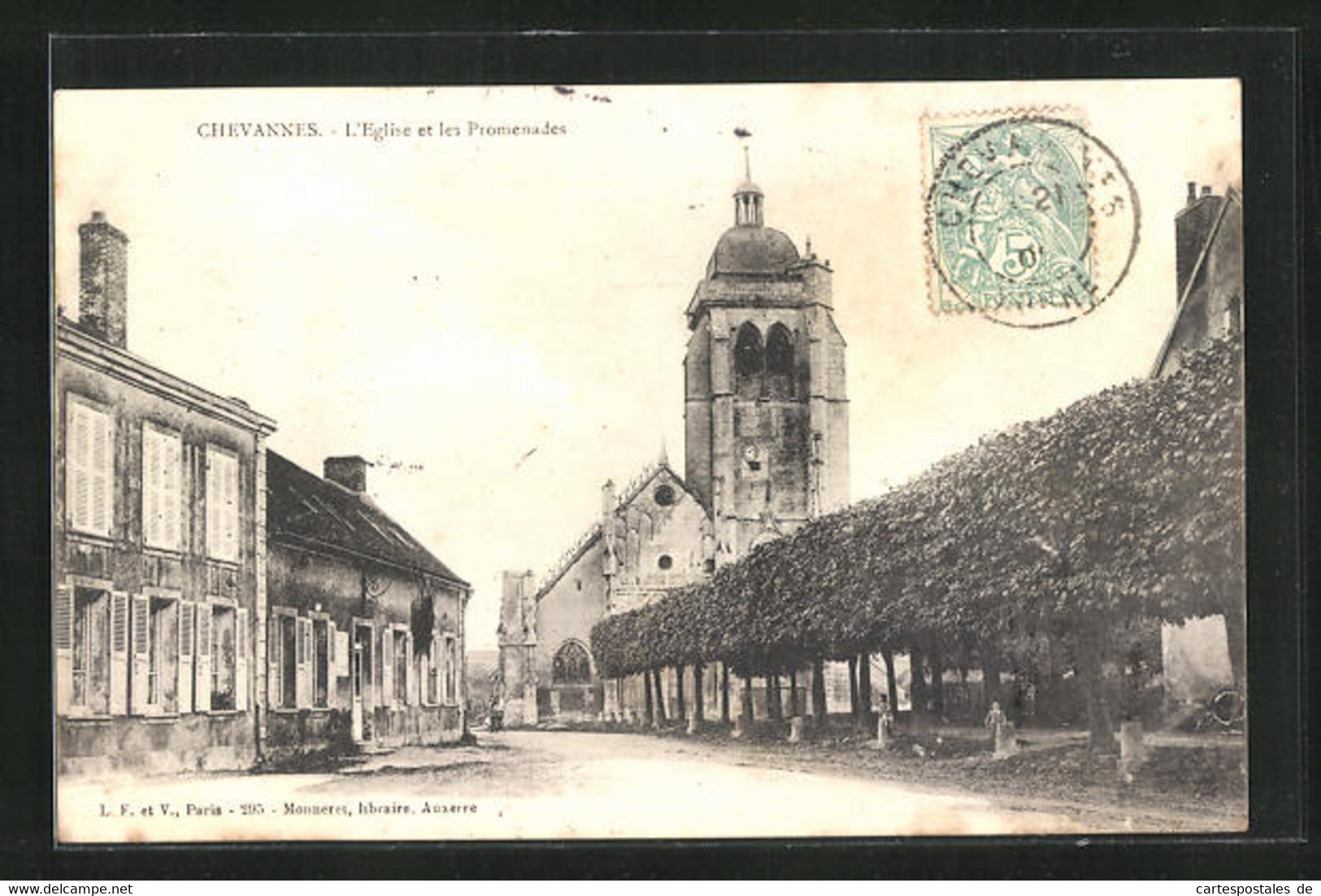 CPA Chevannes, L`Eglise Et Les Promenades - Chevannes