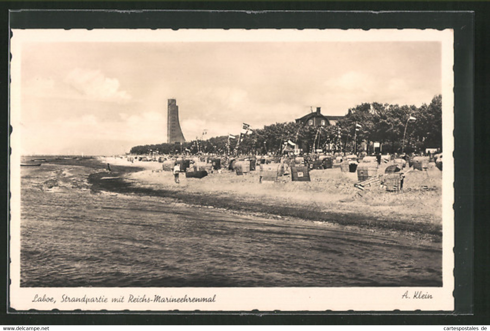 AK Laboe, Marine-Ehrenmal Und Strandleben - Laboe