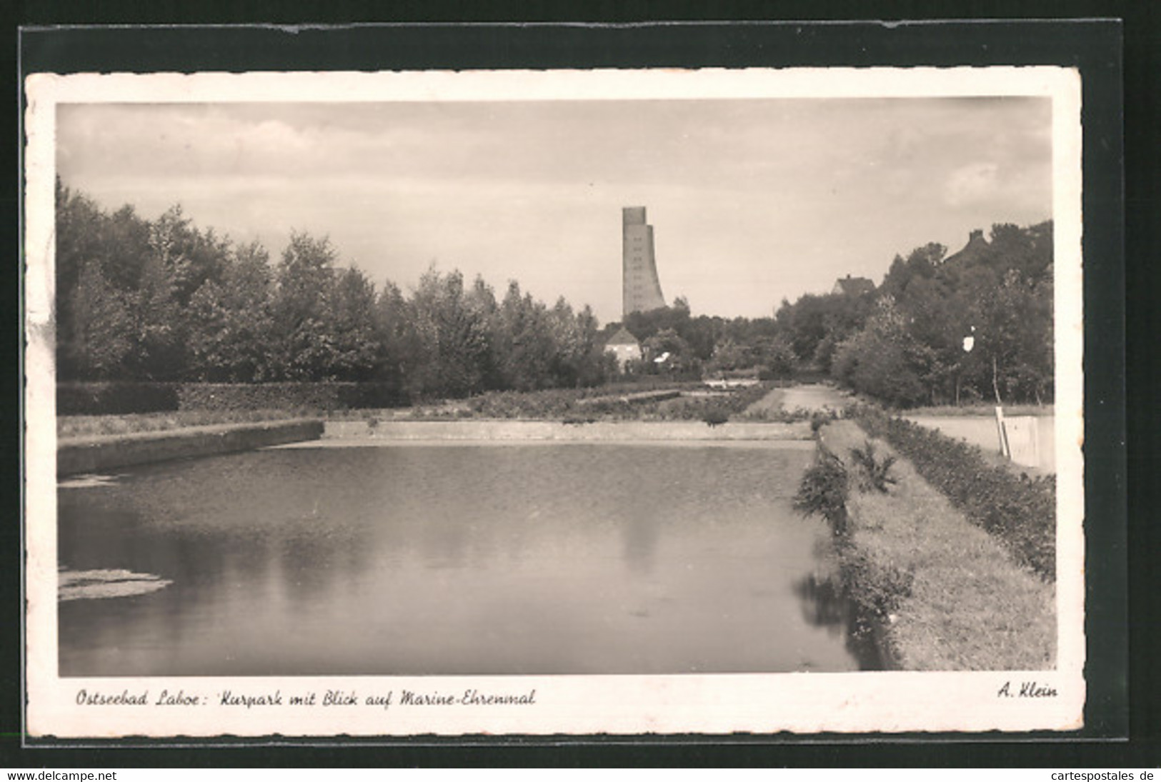 AK Laboe, Kurpark Mit Blick Auf Das Marine-Ehrenmal - Laboe