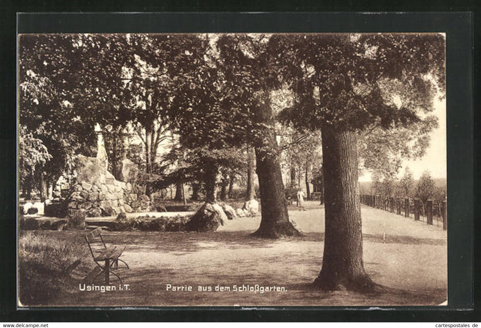 AK Usingen / Taunus, Schlossgarten Mit Denkmal - Usingen