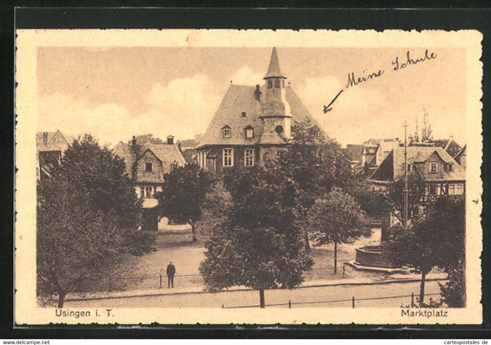 AK Usingen I. T., Marktplatz Mit Schule - Usingen