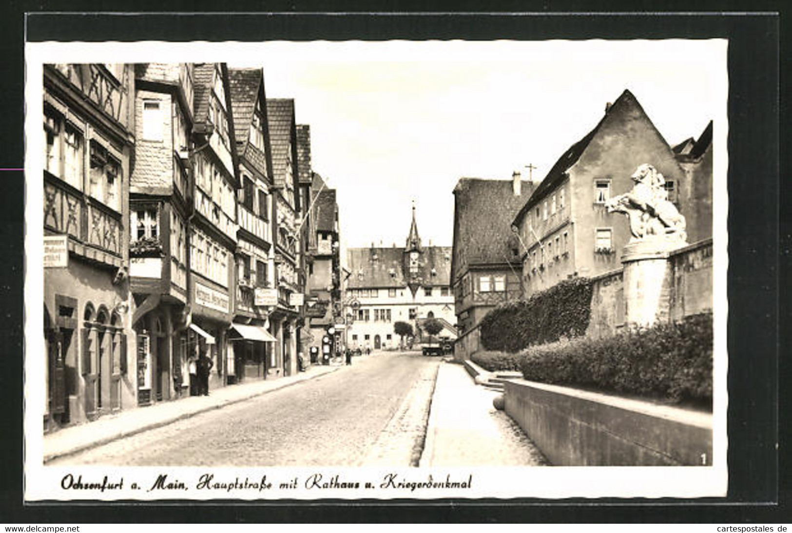 AK Ochsenfurt Am Main, Hauptstrasse Mit Rathaus Und Kriegerdenkmal - Ochsenfurt