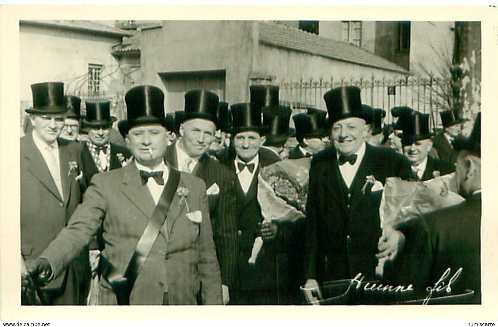 Photo Format Cp - TARARE 69 Fête Des Classes En 7 - Classe 1917 - 3 Mars 1957 - Lugares