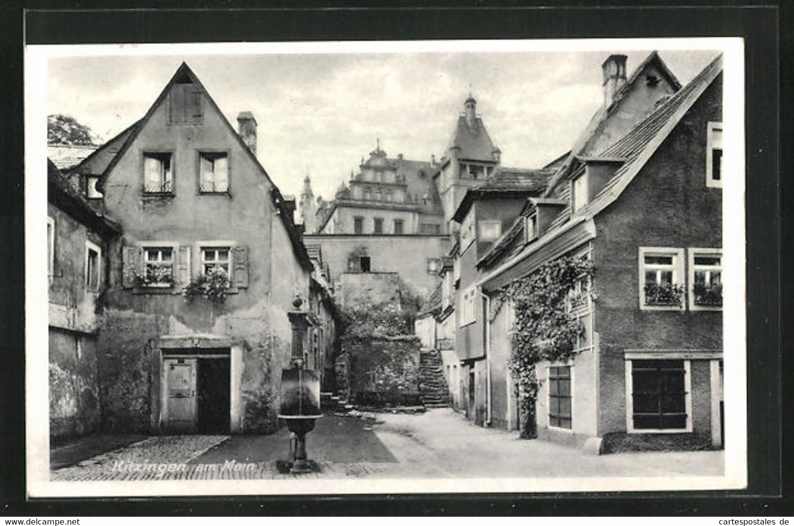 AK Kitzingen A. Main, Kleine Gasse Mit Brunnen - Kitzingen