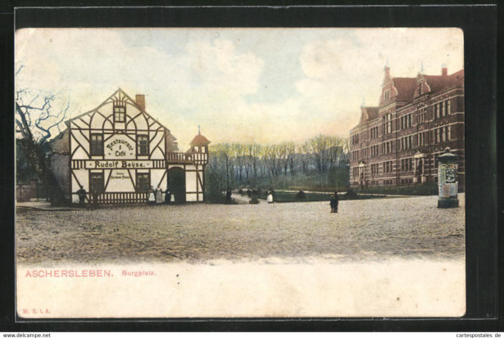 AK Aschersleben, Burgplatz Mit Restaurant-Café Rudolf Beyse Und Litfasssäule - Aschersleben