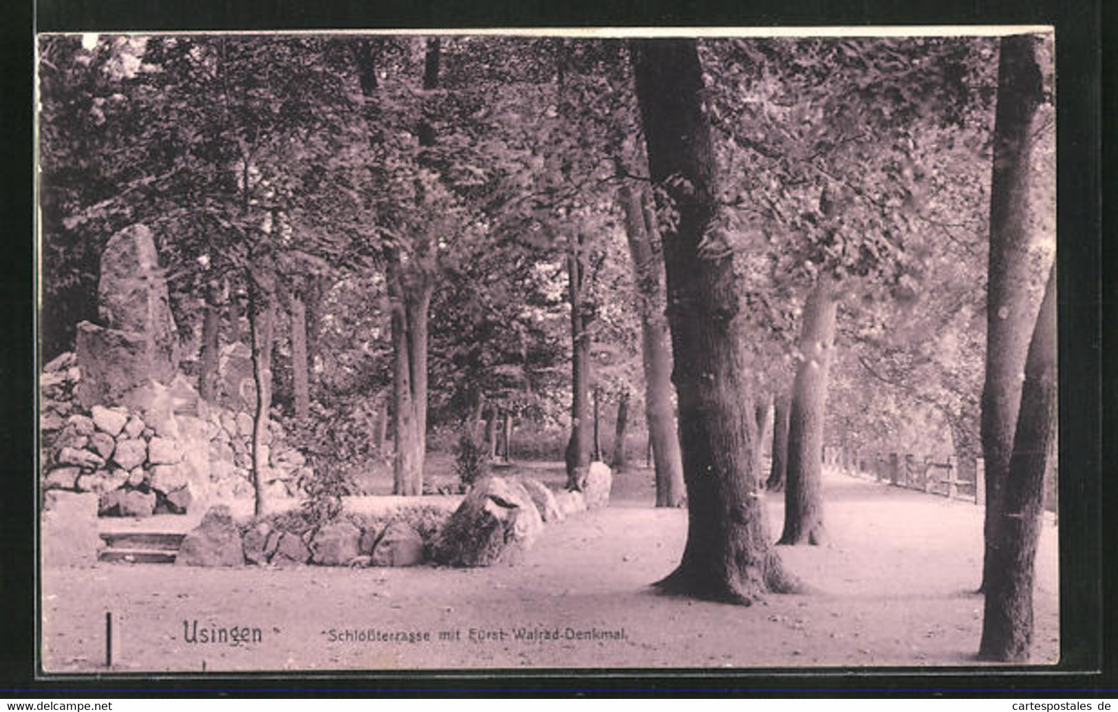 AK Usingen, Schlossterrasse Mit Ernst-Walrad-Denkmal - Usingen