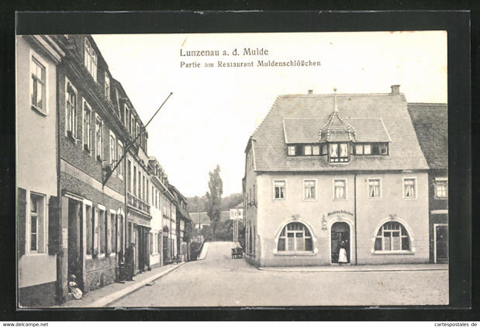 AK Lunzenau A. D. Mulde, Strassenpartie Am Restaurant Muldenschlösschen - Lunzenau