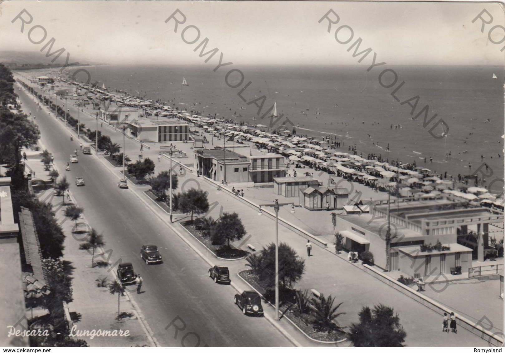 CARTOLINA  PESCARA, ABRUZZO,LUNGOMARE,SPIAGGIA.,LETTINI ,BARCHE A VELA,MARE,ESTATE,VACANZA,VIAGGIATA 1954 - Pescara