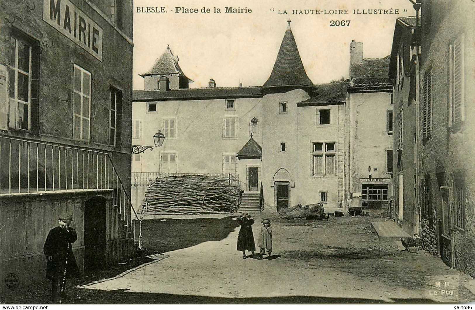 Blesle * Place De La Mairie * Tabac Tabacs LAVIGNE - Blesle