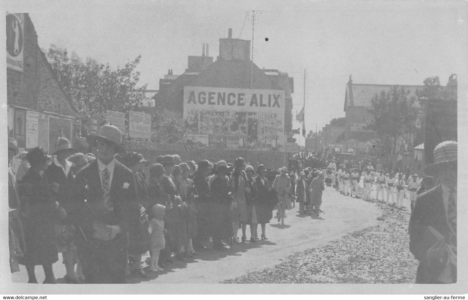 CPA 35 DINARD CARTE PHOTO (située Au Verso écris DINARD 1928) Cliché N°2 - Dinard