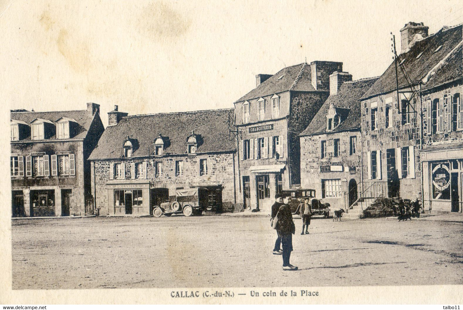 22 - Callac - Un Coin De La Place - Callac