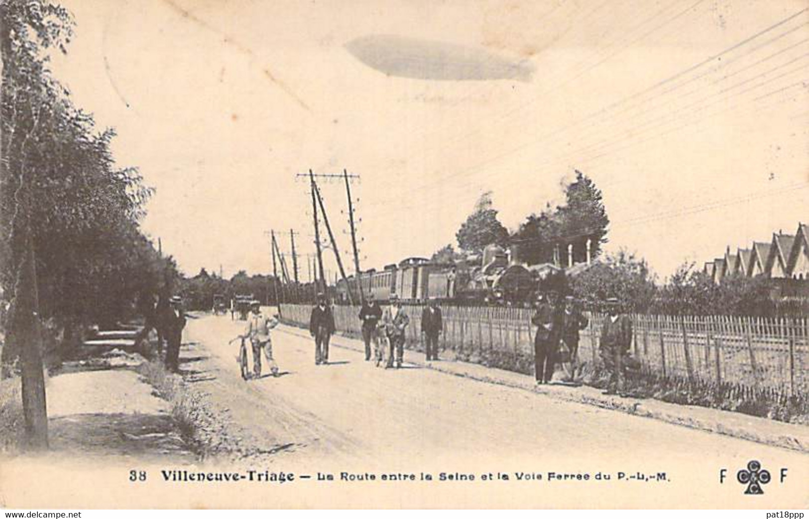 94 - VILLENEUVE TRIAGE ( ST GEORGES ) Route Entre La Seine Et Voie Ferrée Du PLM ( Train Dirigeable ) CPA Val De Marne - Villeneuve Saint Georges