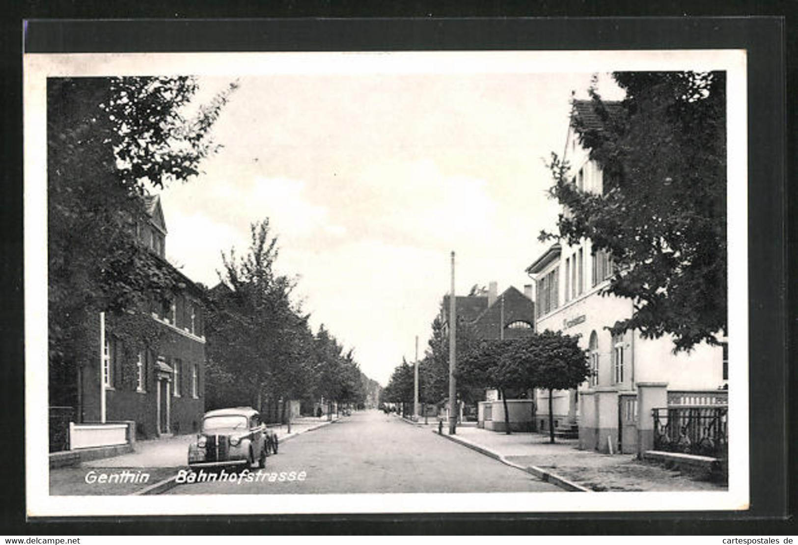 AK Genthin, Blick In Die Bahnhofstrasse - Genthin