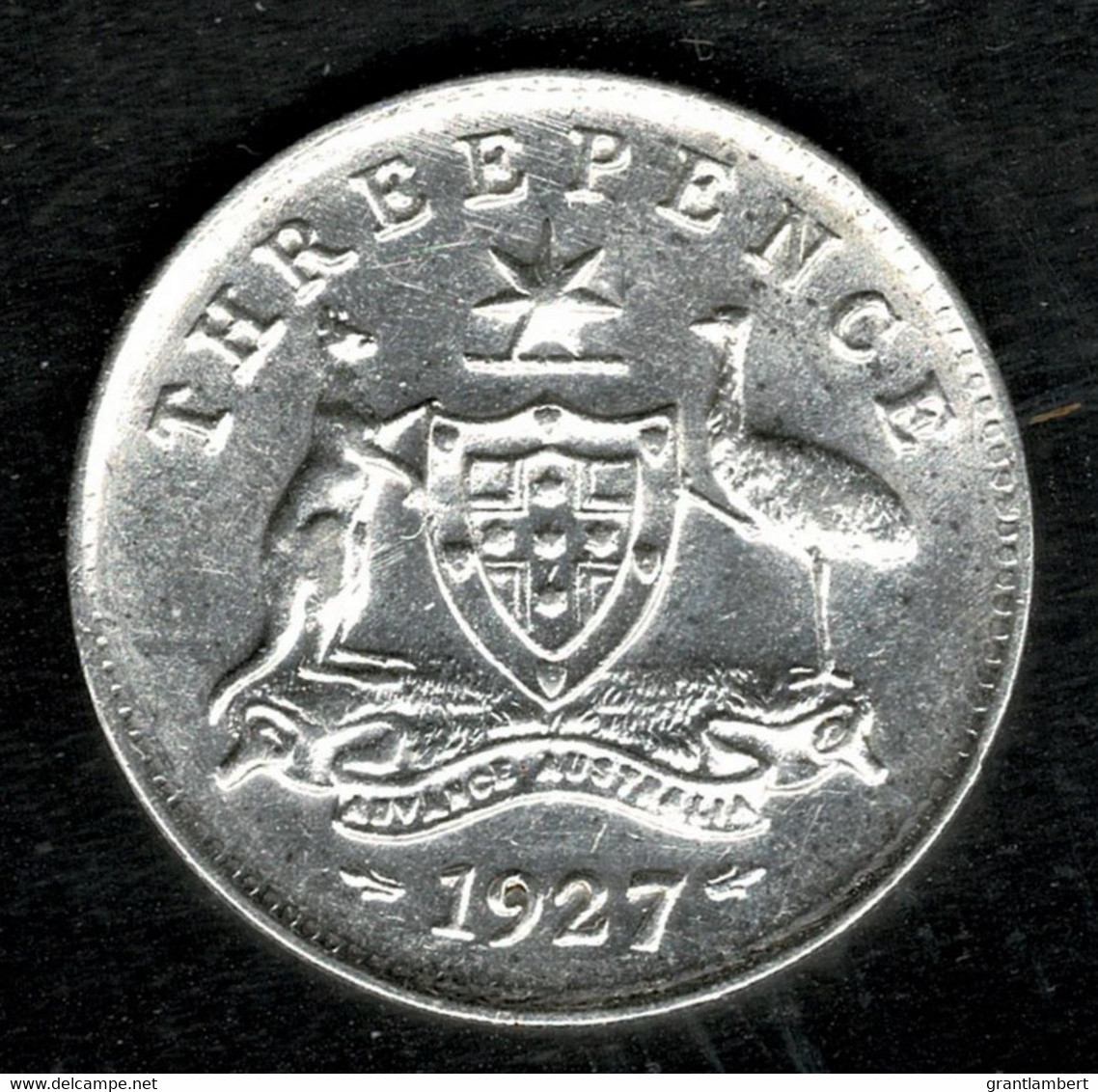 Australia 1927 Threepence Almost Uncirculated - Threepence