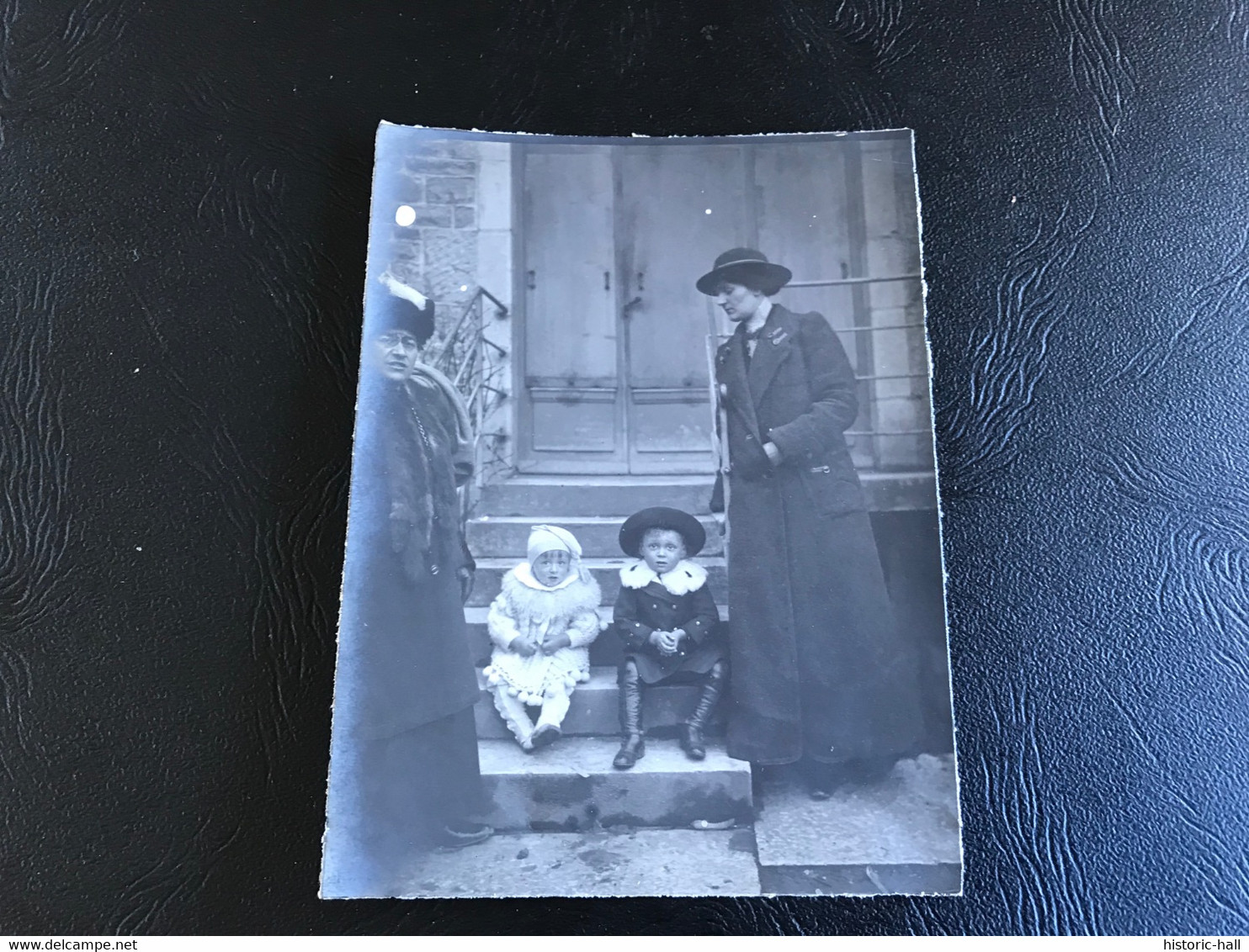 Photo - 1914 - LONS LE SAUNIER 12 Rue De Valliere - Bourgeoise & Enfant Déguisé - Places