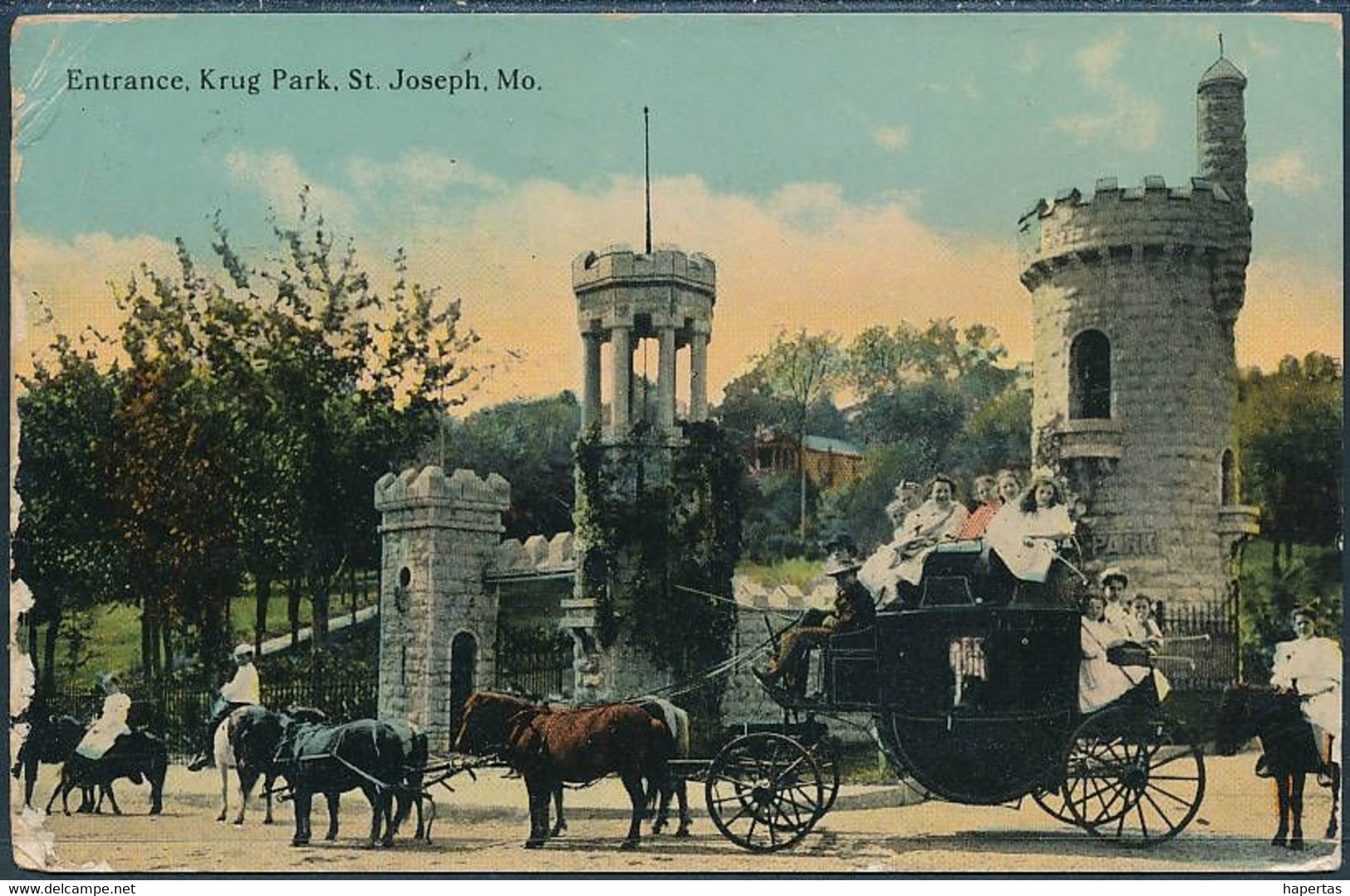Entrance, Krug Park, St. Joseph / Animated, Horse Carriage, Coach, Children - Posted 1914 - St Joseph